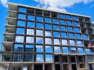 Ход строительства "Инских холмов" в апреле 2026