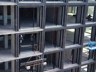 Ход строительства "Инских холмов" в апреле 2026