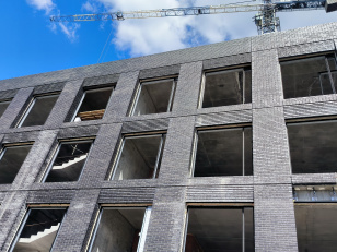 Ход строительства "Инских холмов" в апреле 2026