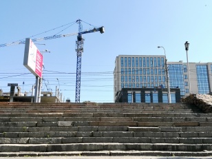 Вид от лестницы Михайловской набережной