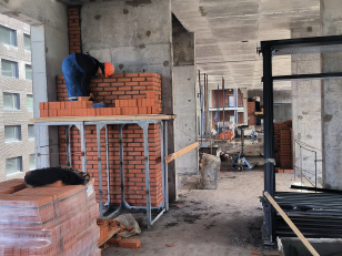 Ход строительства "Инских холмов" в марте 2026